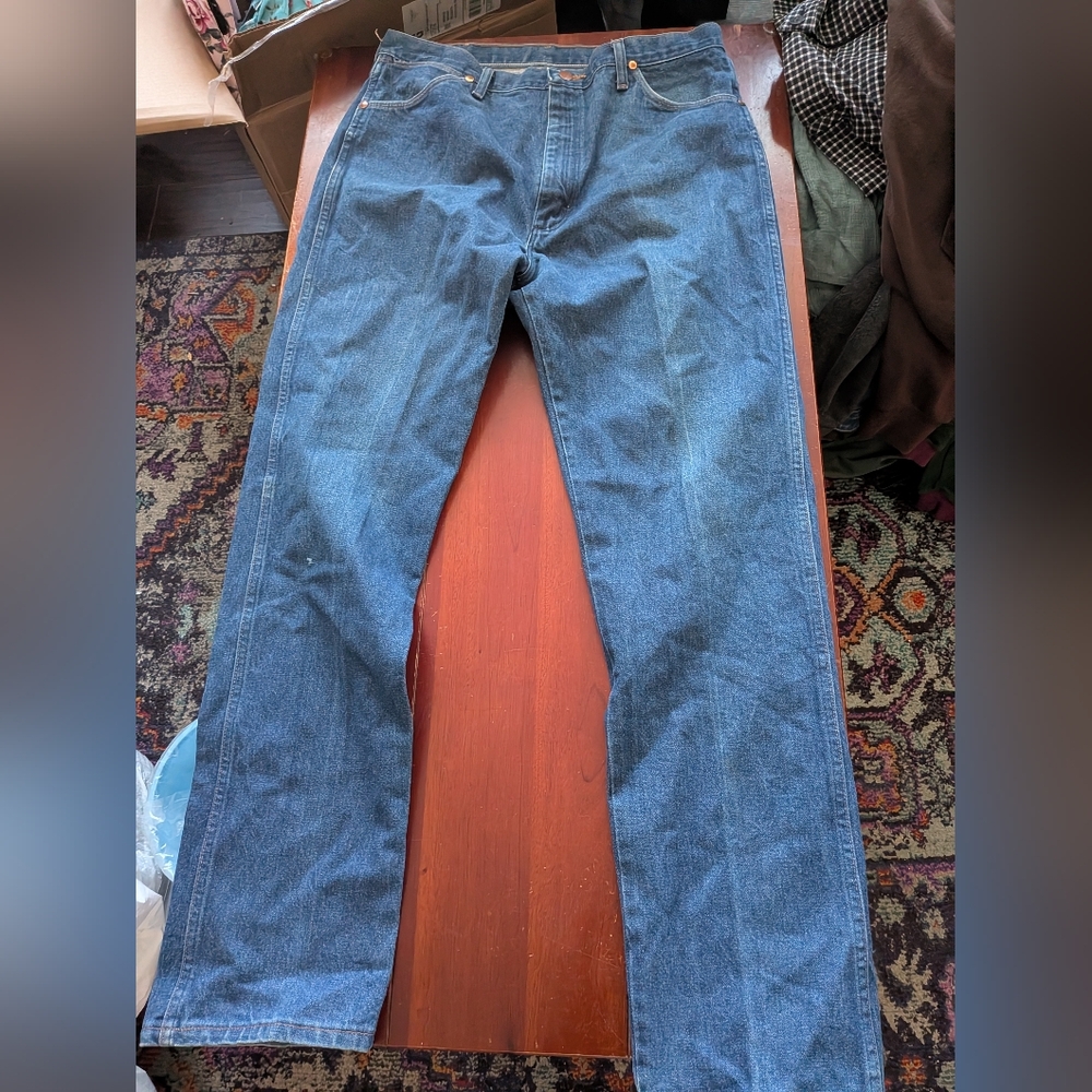 Vintage dead stock Wrangler Men's Straight Leg Jeans in Dark Blue Denim